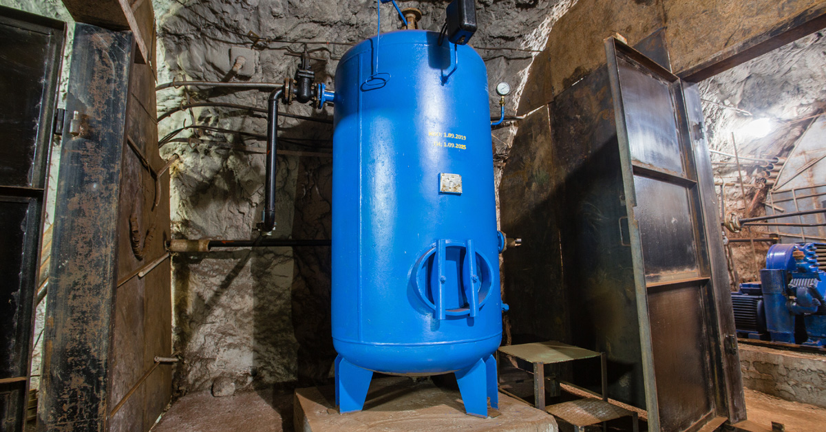 blue-air-pneumathic-compressor-mine-underground_1200x628.jpg