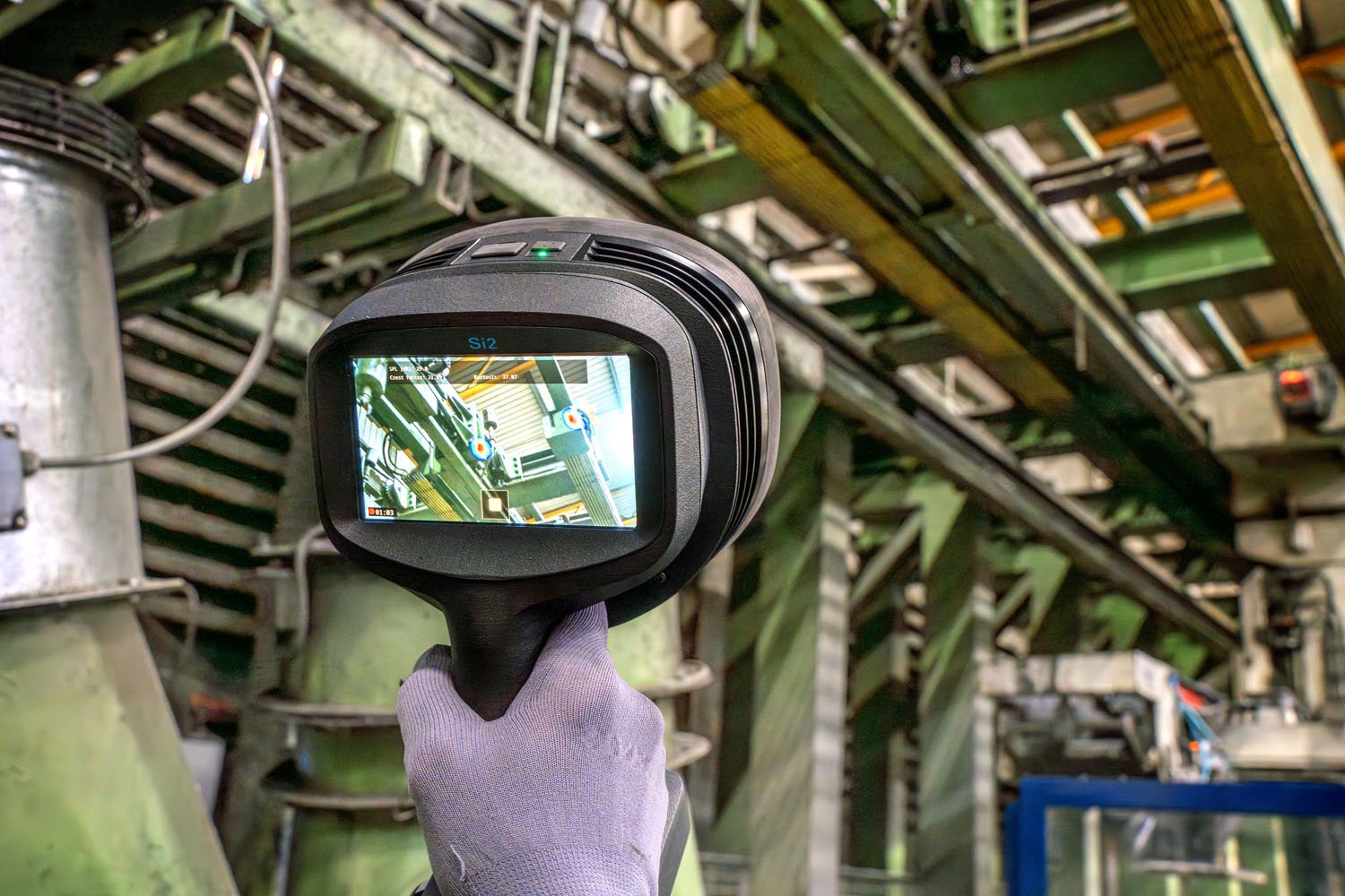si2 ld manufacturing plant close up back high record - Kamera do obrazowania akustycznego FLIR Si2-LD™